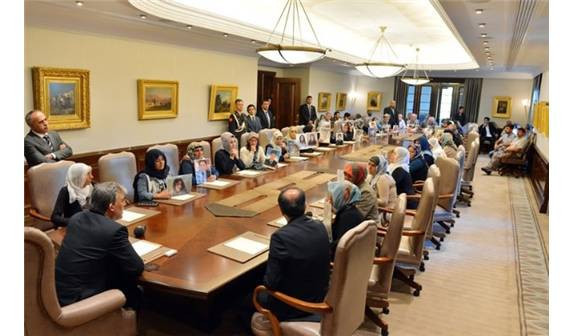 Cumhurbaşkanı Gül acılı anneleri kabul etti - Resim: 4