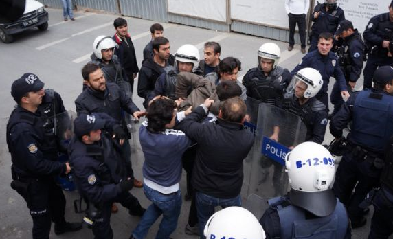 İstanbul Üniversitesi karıştı: 56 gözaltı  - Resim: 3