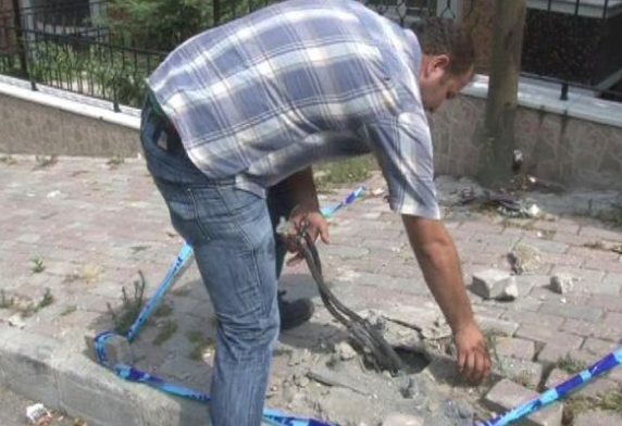 Direk başına düştü, feci şekilde öldü - Resim: 1