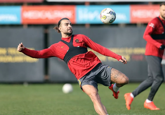 Abdülkerim Bardakcı iddiası olay! Ahmet Çakar: Milli Takım'da bir şey yaptılar bu çocuğa - Resim: 0