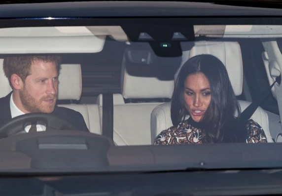 Kraliçe kural bozdu! İşte dünyanın dikkatini çeken kare - Resim: 2