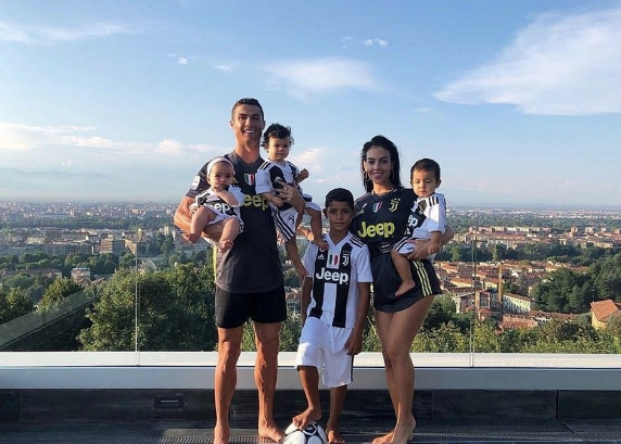 Ronaldo'dan zararına satış kararı - Resim: 4