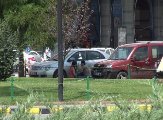 Sevgililerin ilginç kavgası! - Resim: 2