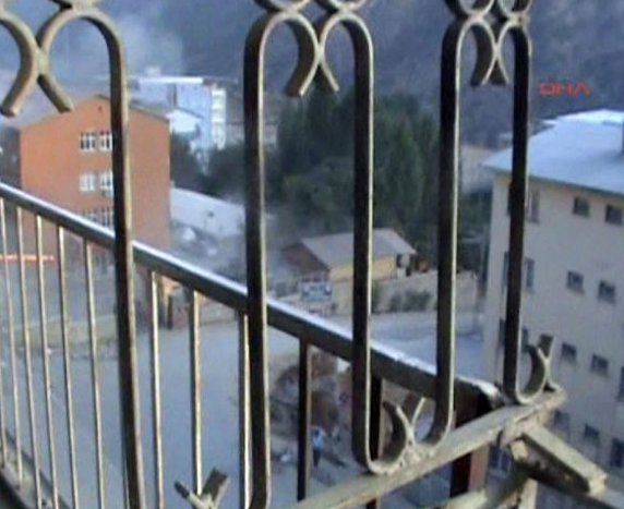 PKK Hükümet Konağı'na saldırdı - Resim: 1