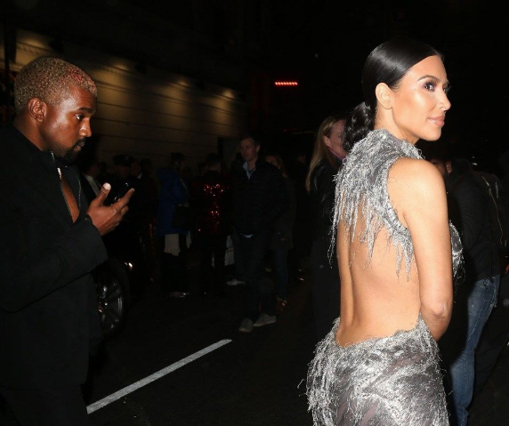 Kim Kardashian'dan Şener Şen usulü cevap - Resim: 4