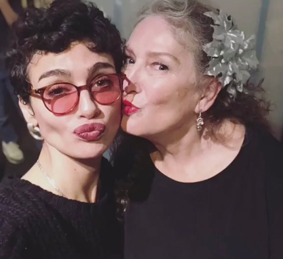 58 yaşındaki Suzan Kardeş'in mini etekli Beyonce pozu olay oldu - Resim: 3