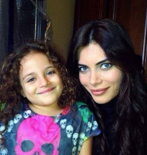 Ceren Hindistan'ın fotoğrafı fuhuş yaptıran işletmede çıktı - Resim: 4