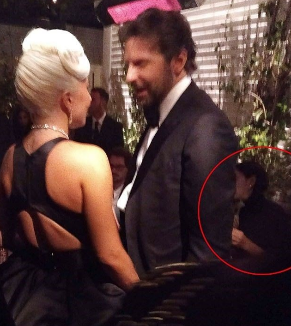 Lady Gaga ile Bradley Cooper’ın yakınlaşması Oscar partisinde de devam etti - Resim: 4