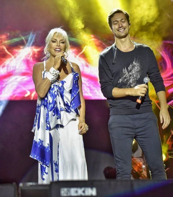 Feyyaz Şerifoğlu ile Ajda Pekkan arasındaki gerçek şoke etti Camdaki Kız'ın başrolü... - Resim: 4