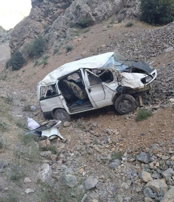 Van'da minibüs takla attı: 2 kişi öldü, 8 kişi de yaralandı. - Resim: 0