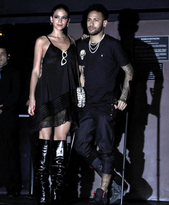 Neymar'dan kırık ayakla dans şov! - Resim: 1