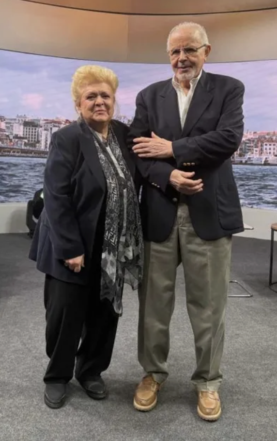 Neşe Karaböcek'in eşi kimdir Tevfik Yener yaşama veda etti... - Resim: 2