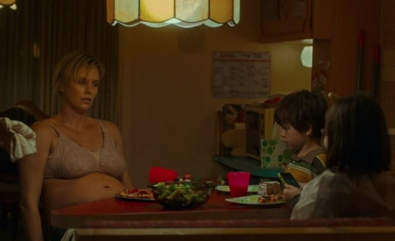 Charlize Theron tanınmaz halde kilo aldı depresyona girdi - Resim: 2