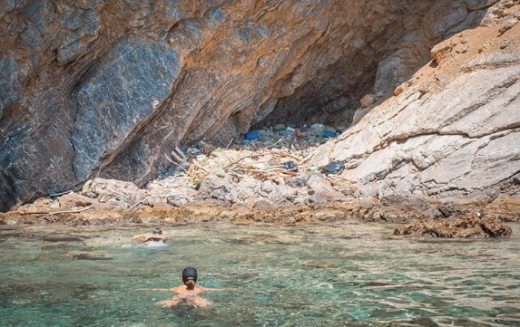 Mide bulandıran manzara! Dünya yıldızları çöp topladı - Resim: 4