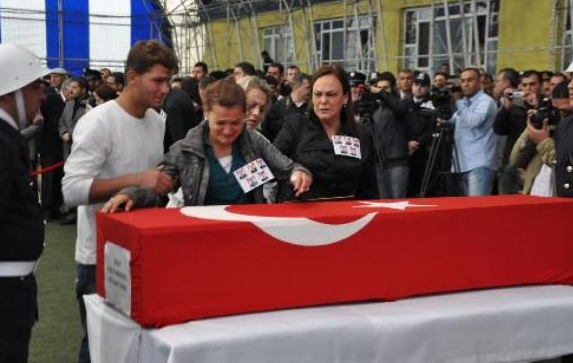 Bitlis'te 5 şehide hazin tören! - Resim: 1