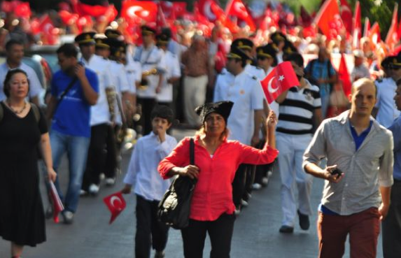 AK Parti'li vekille CHP'li başkan birbirine girdi - Resim: 4