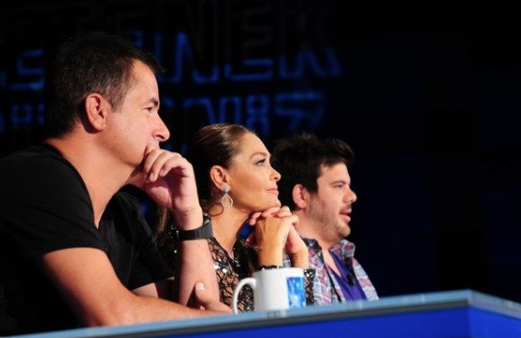 Acun Ilıcalı, Hülya Avşar'ın kiracısı çıktı - Resim: 1