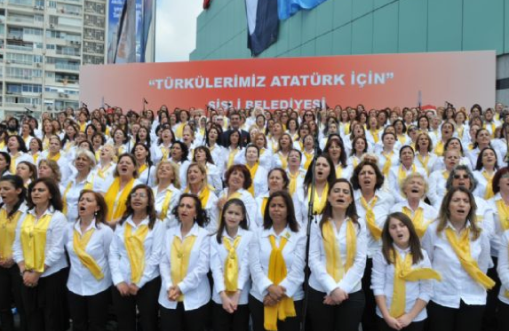 Bayrağını alan alana koştu - Resim: 4