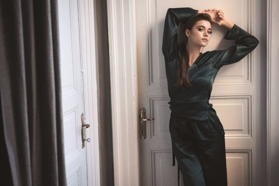 Afra Saraçoğlu'na uyarı: Bu kadar saf olma - Resim: 4