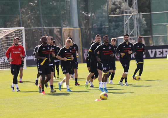 Sumudica: Türkiye Coronavirüs ile ilgili iyi önlem aldı - Resim: 1