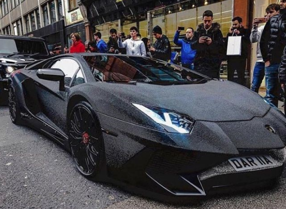 Rus fenomen Daria Radionova otomobilini Swarovski ile donattı - Resim: 3