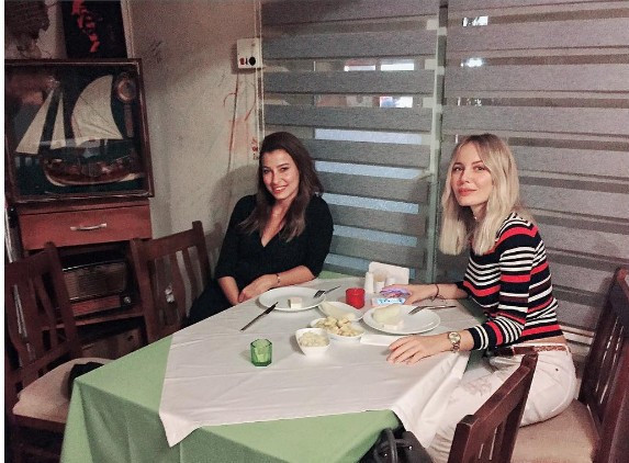 Kiralık Aşk'ta soğuk rüzgarlar... Elçin Sangu'yla kavga mı ettiler? - Resim: 3