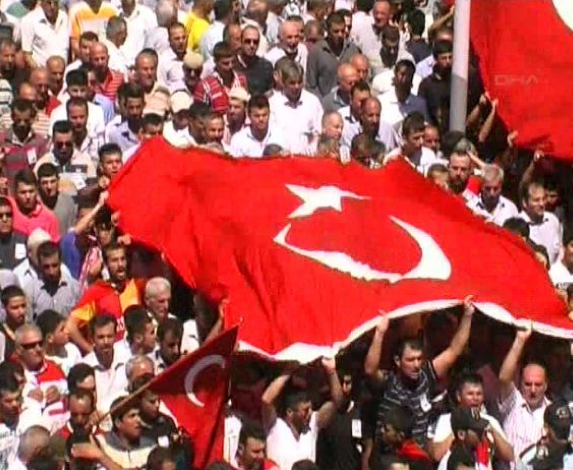 Şehit uzman çavuş memleketine uğurlandı! - Resim: 1