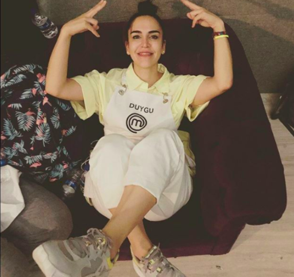 Masterchef Duygu Acarsoy kimdir yaşı kaç instagramda bambaşka - Resim: 1