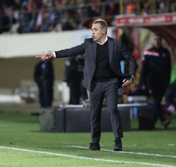 Ersun Yanal istenmeyen adam ilan edildi: Sergen'e baksın hocalık öğrensin - Resim: 2