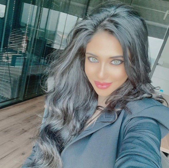 Arap güzeli Türkiye'de 1 milyonluk vurgun yaptı! İş adamı şok yaşadı: Senden çocuğum olsun! - Resim: 1