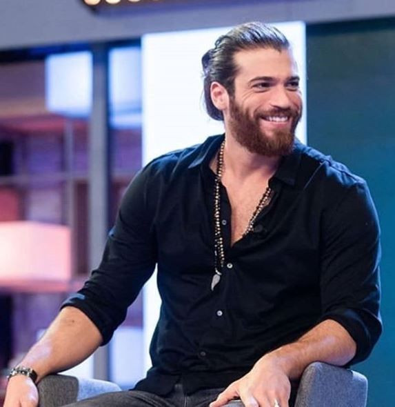 Barışma sinyali verdi! Can Yaman eski sevgilisi Demet Özdemir'i unutamadı - Resim: 2