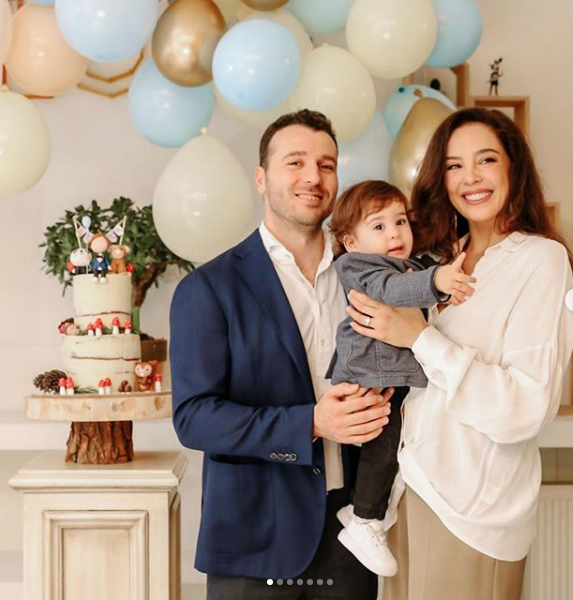 Azra Akın ve Atakan Koru'nun mutlu günleri bebekleri Demir 1 yaşına bastı - Resim: 2