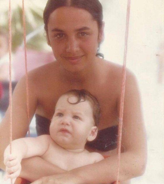 Anneler Günü pozuyla herkesi üzüntüye boğdu! İbrahim Tatlıses İclal Aydın Celil Nalçakan paylaştı - Resim: 2