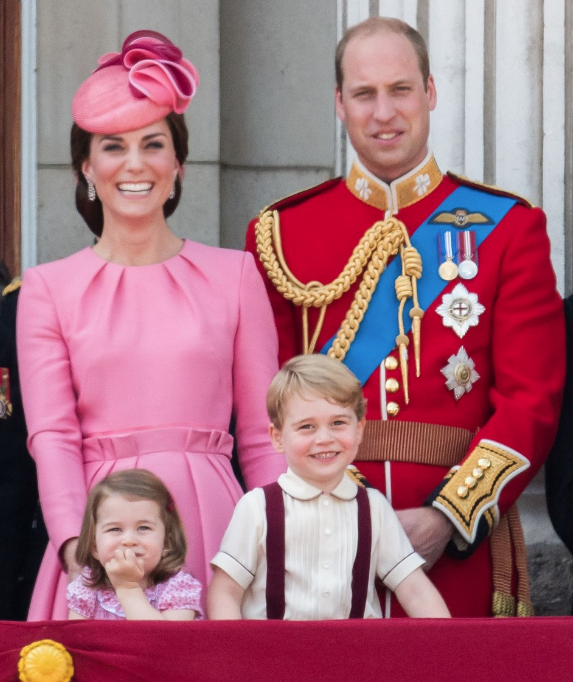 Üstsüz fotoğrafları yayınlanmıştı! Kate Middleton'dan bir zafer daha - Resim: 4