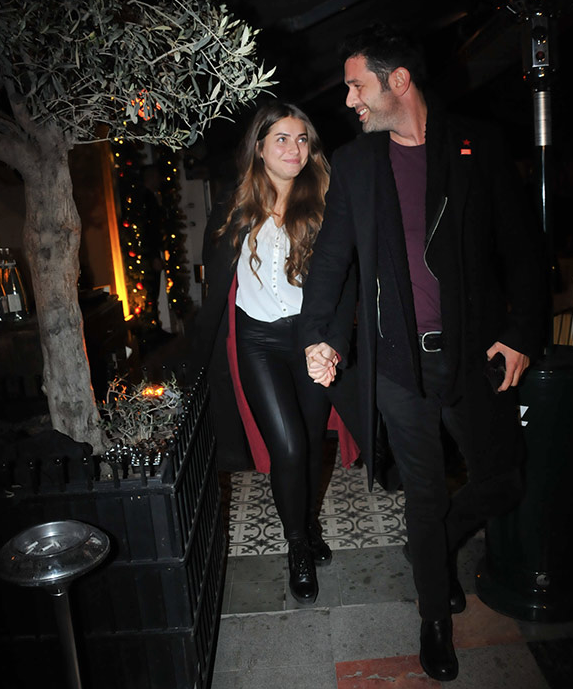 15 yaş küçük sevgilisiyle el ele göz göze yakalandı! - Resim: 4