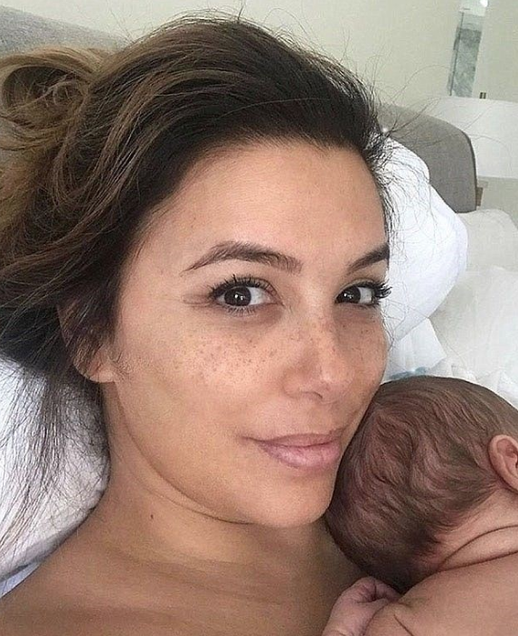 Eva Longoria bebeğinin yüzünü ilk kez gösterdi - Resim: 3