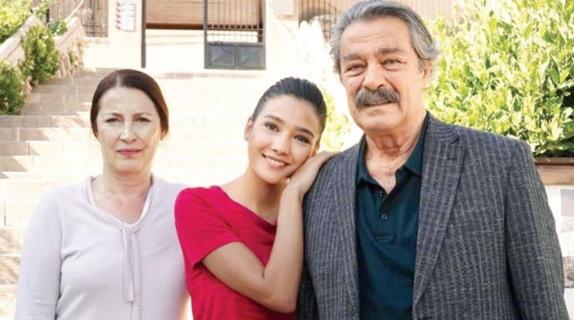 Söz dizisinin Bahar'ı Aybüke Pusat bomba gibi geliyor - Resim: 2