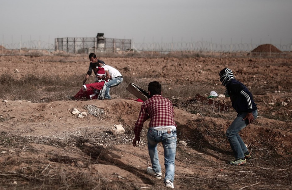 İsrail askerleri 'Noel Baba'yı vurdu  - Resim: 3