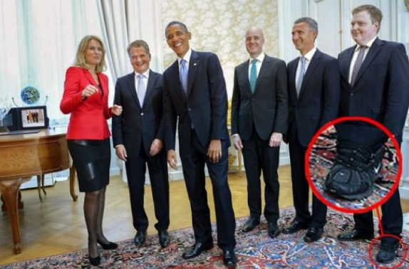 İzlanda Başbakanı'nın ayakkabılarına bakın - Resim: 2