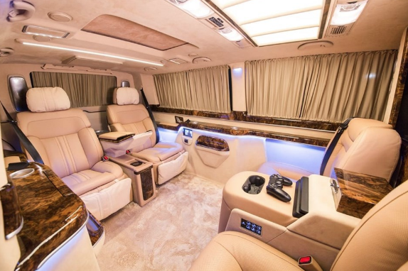 Tarkan'a özel ses sistemli minibüs - Resim: 3