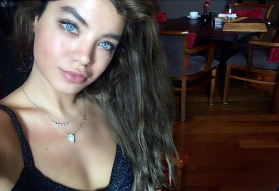 Özcan Deniz ve Sinan Akçıl'ın eski sevgilisi Buse Narcı'dan şok karar! - Resim: 1