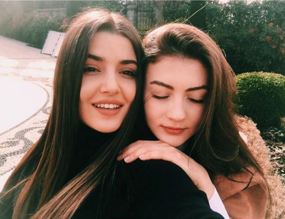 Hande Erçel dayanamadı açıkladı! Meğer... - Resim: 1