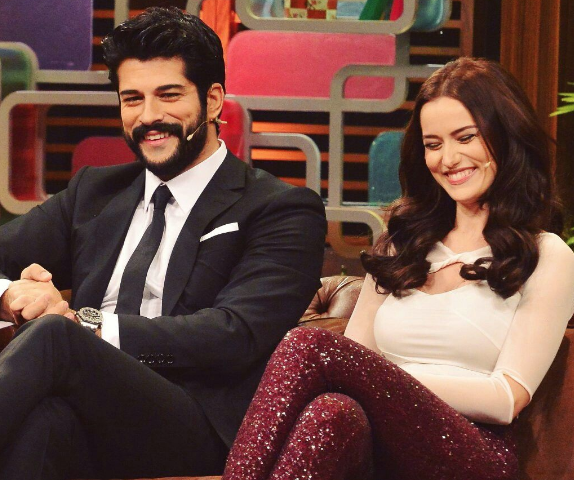 Burak Özçivit ve Fahriye Evcen'in sır gibi sakladığı Karan bebeğin ilk fotoğrafı - Resim: 2