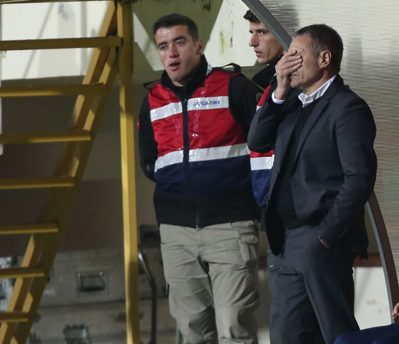 Ersun Yanal istenmeyen adam ilan edildi: Sergen'e baksın hocalık öğrensin - Resim: 3