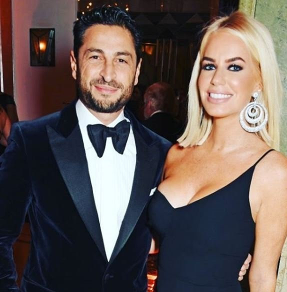 Eşinin garson olması için serveti gözden çıkardı! - Resim: 1