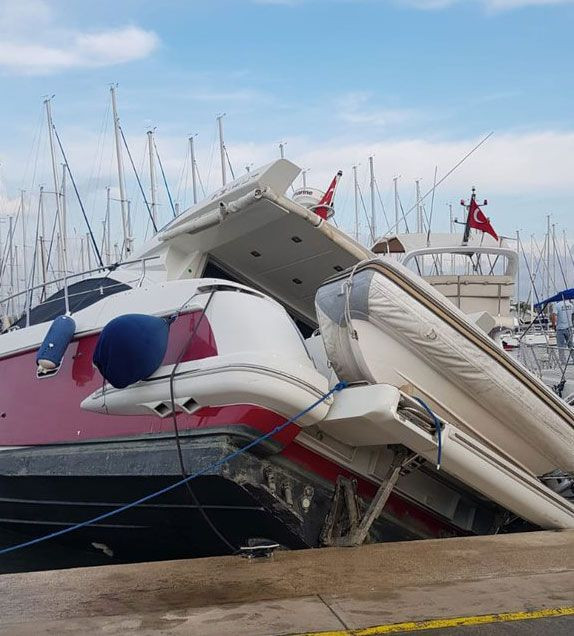 Tsunaminin vurduğu Sığacık'ta şoke eden görüntü! Sandalyeye oturan kadın boğuldu - Resim: 4