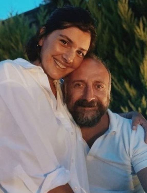 Bergüzar Korel hamile iken aşı oldu: Çok yoruldum, psikolojim bozuldu - Resim: 1