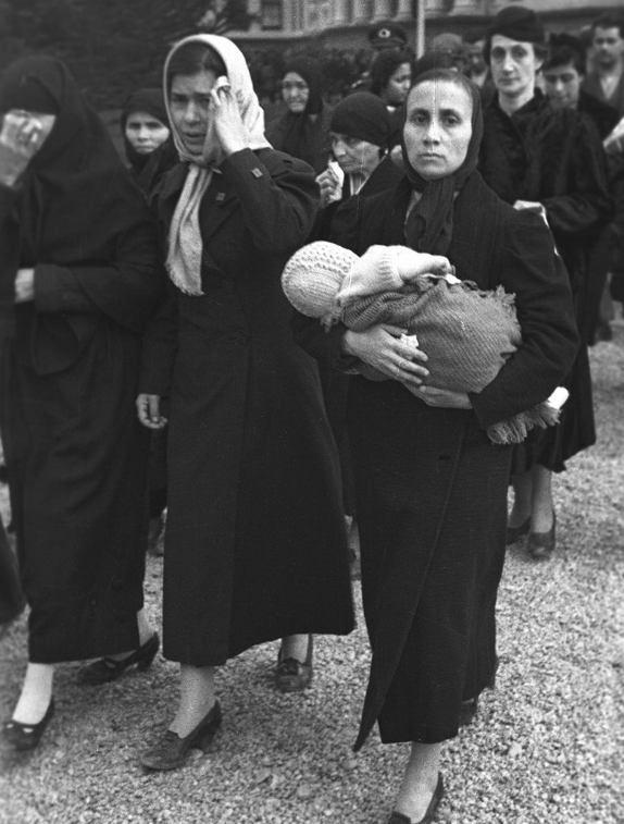 Atatürk'ü böyle uğurladılar! 7'den 70'e herkes yasa boğuldu - Resim: 2