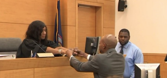 27 yıl boşuna hapis yatınca hakime sarılıp ağladı! - Resim: 2