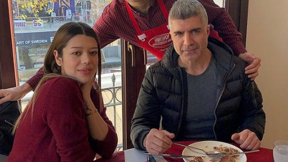 20 yaş küçük sevgilisiyle evleniyor! İşte düğün tarihi - Resim: 3